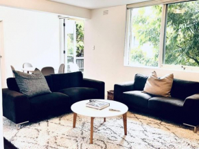 Two bedroom South Melbourne Apartment on Montague